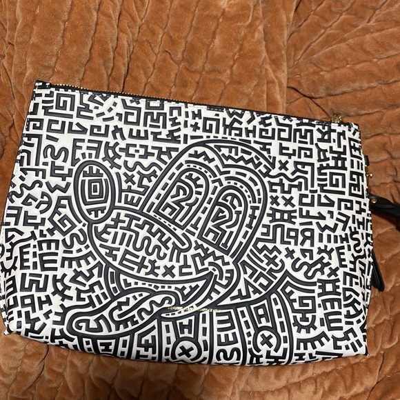 NWOT Disney Mickey x keith haring academy pouch - Picture 4 of 5